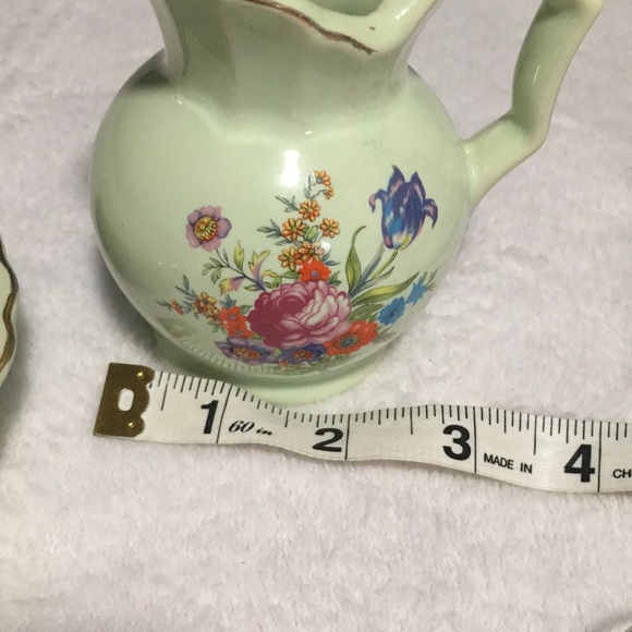Small light green pitcher with flowers & matching bowl. Both trimmed in gold - Picture 5 of 7